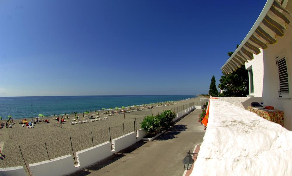 Hotel Villaggio Club Altalia Brancaleone Exteriér fotografie
